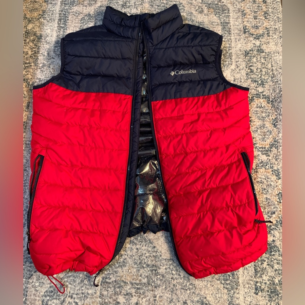 Men’s large Columbia puffer best - like new condition.